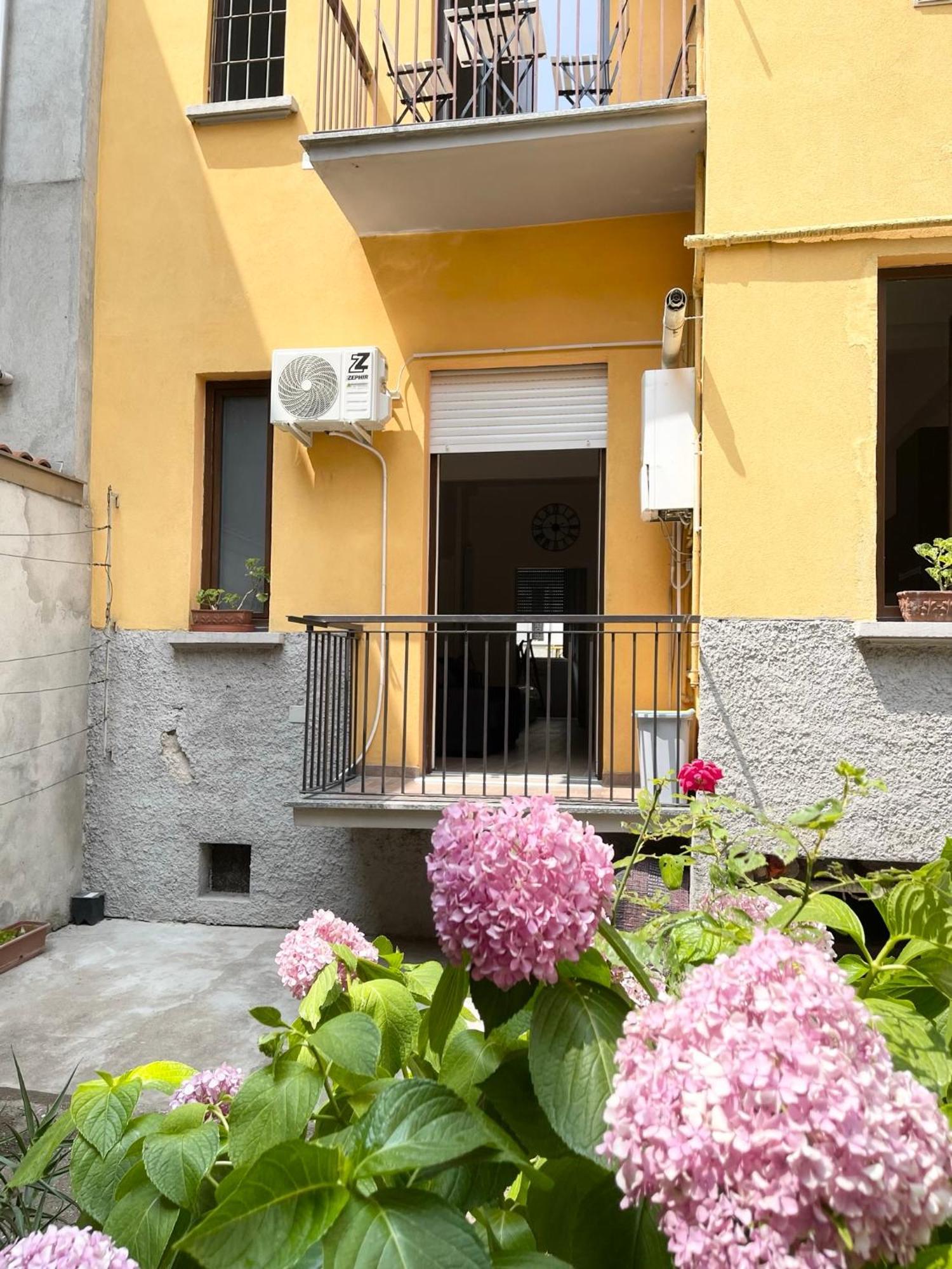 Ampio Bilocale Zona Navigli Apartment Milan Exterior photo
